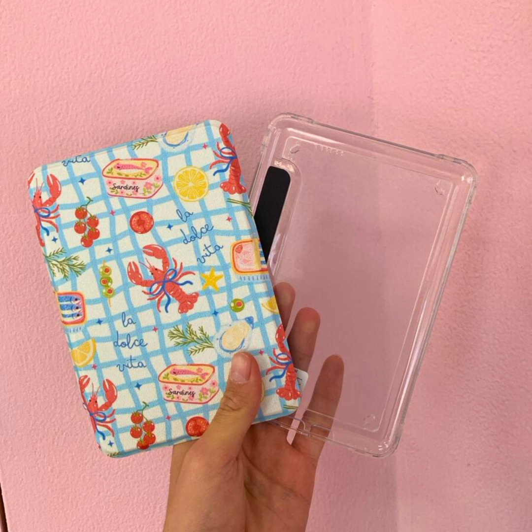 La Dolce Vita Magnetic Kindle Case
